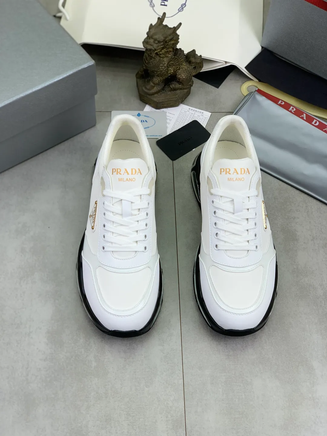 Men's men's shoes 💰pP640 💰[New model] The top version is now available on the official website, 🆘 The air-cushion shock-absorbing thick-soled trendy brand (Prada) is the main popular model, the avant-garde and versatile fashionable men's shoes are privately modeled, and the cowhide surface is spliced 1:1.. The fashion is simple, the original imported cowhide feet; the atmosphere, personality, more fashionable, eye-catching, and pursuit of class, it will subvert the old idea, and be with you to spend time with fashion trendsetters! Must keep for yourself ! Tall and comfortable, large and low, high-end quality workmanship. Size: 38-45; 3️⃣colors available.